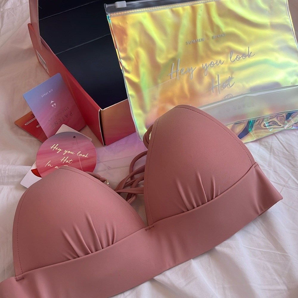 NWT*from taiwan* 🇹🇼 Airspace Pink Bikini top with waterproof pouch